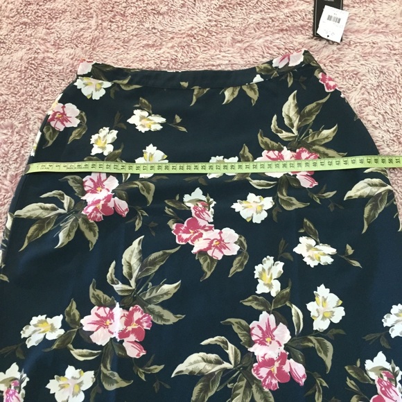 NWT VOLCOM FLORAL SKIRT | sz 10 fitted midi - Picture 15 of 16